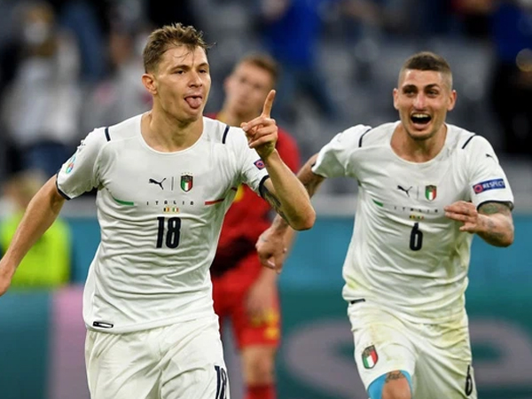 Ngầu như mafia, Italia cuồn cuộn cuốn bay 'Quỷ đỏ' bằng 90 phút chiến thắng để đời