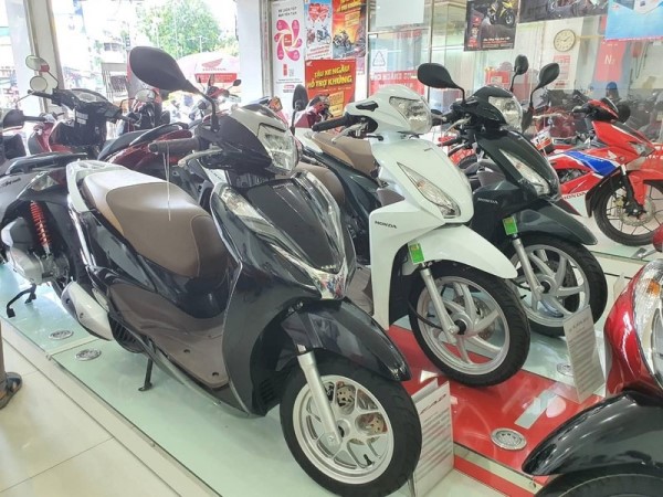 Tăng giá niêm yết, Honda Vision vẫn được đại lý giảm giá bán online