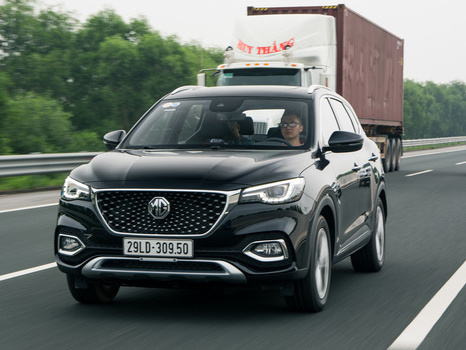 Loạt SUV 7 chỗ giảm giá trăm triệu trước tháng Ngâu: HS giảm sốc dọn kho, CR-V 'chạy' doanh số đua với CX-5