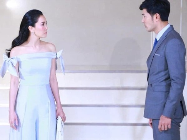 Chồng tuyên bố trả vợ về ngoại vì dám hất mâm cơm ra sân, nhưng tiếng cười bất ngờ từ cổng lại khiến anh tái mặt lặng yên