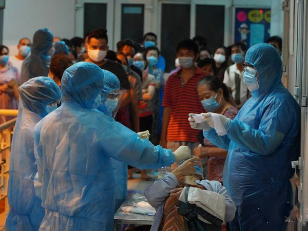 TP.HCM vượt mốc 6.000 ca Covid-19, thần tốc truy F0 ở cộng đồng