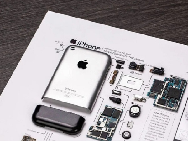 Phiên bản iPhone đầu tiên được đóng khung nghệ thuật, chỉ bán giới hạn 999 chiếc, giá 399 USD