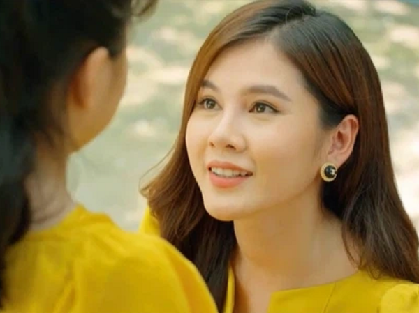 Mùa hoa tìm lại: Vợ Đồng sang chảnh nhất phim nhưng vừa xuất hiện đã đánh con gái sau vài năm bỏ chồng theo trai