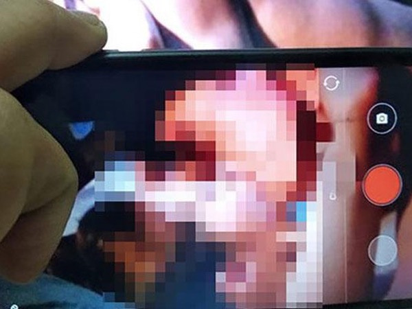Bắt tạm giam thầy giáo dùng clip nhạy cảm để tống tiền bạn gái