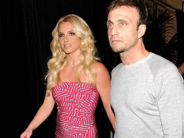 Nóng: Britney Spears sẽ chính thức giải nghệ, quản lý lâu năm nộp đơn từ chức sau khi bị tố cáo thông đồng bóc lột nữ ca sĩ