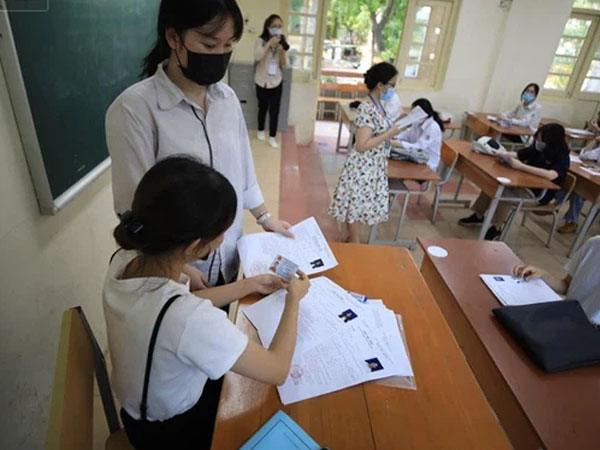Hơn 1 triệu thí sinh làm thủ tục thi tốt nghiệp THPT 2021, 'cuộc chiến' chính thức bắt đầu