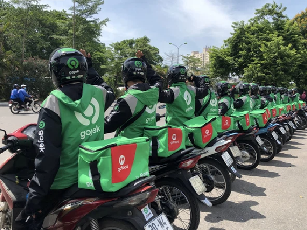 TP.HCM tạm dừng xe ôm công nghệ, shipper vẫn hoạt động bình thường