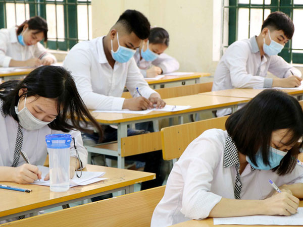 'Sóng' của Xuân Quỳnh vào đề thi tốt nghiệp, thí sinh kêu 'hơi khó' phần đọc hiểu