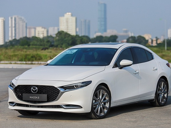 Người Nhật bán ô tô Mazda rẻ hơn xe máy Honda Lead
