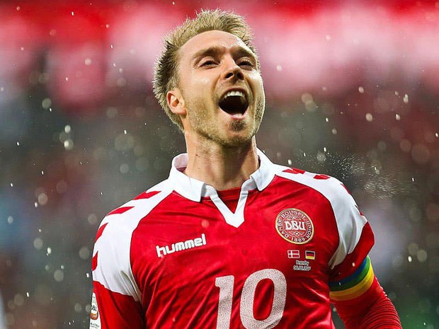 Eriksen cùng vợ và toàn bộ ê-kíp bác sĩ được mời tới dự khán chung kết Euro 2020