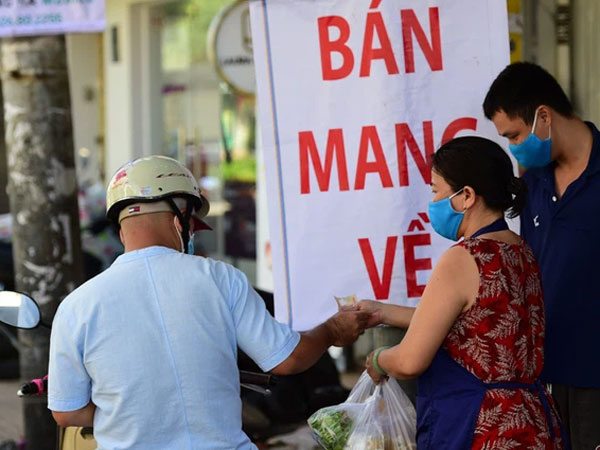 TP.HCM tạm dừng dịch vụ ăn uống mang về, sẽ xử phạt người ra khỏi nhà không có lý do chính đáng