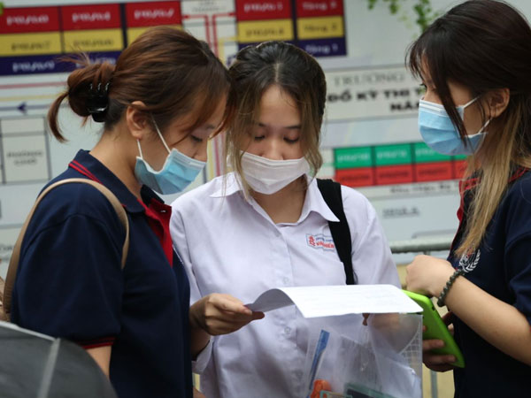 Thi tốt nghiệp THPT 2021: Môn Vật Lý nhiều câu lý thuyết không ngờ tới, Sinh học có độ khó cao