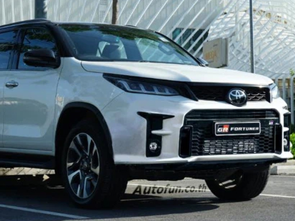 Toyota Fortuner GR-S 2022 chạy thử tại Thái Lan - Phiên bản thể thao tăng sức ép lên Ford Everest và Mitsubishi Pajero Sport