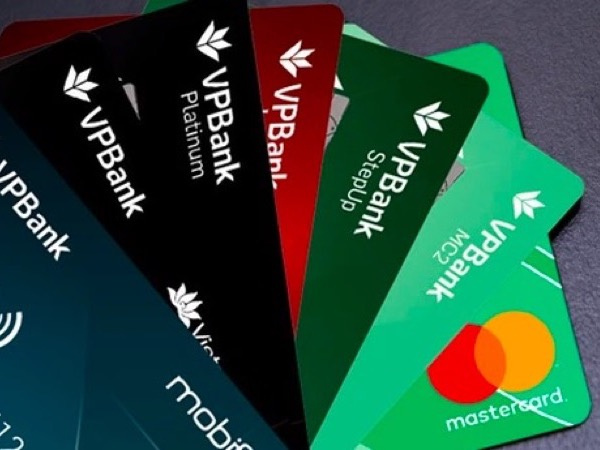 Khách hàng tố bị cán bộ VP Bank lừa mở thẻ rồi chiếm đoạt 1 tỷ đồng