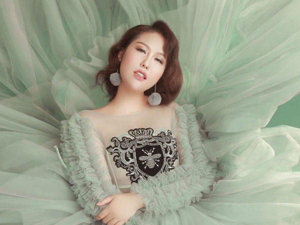'Tôi nổi tiếng sớm, toàn cặp với đại gia lớn, lại thêm chồng Pháp nuông chiều nên sống hời hợt'