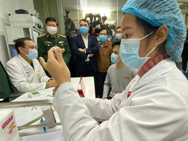 Việt Nam chính thức bắt đầu chiến dịch tiêm chủng vaccine Covid-19 lớn nhất lịch sử cho 75 triệu người dân