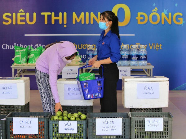 Ấm lòng 'Siêu thị 0 đồng' lan tỏa tình người giữa mùa dịch tại Đà Nẵng