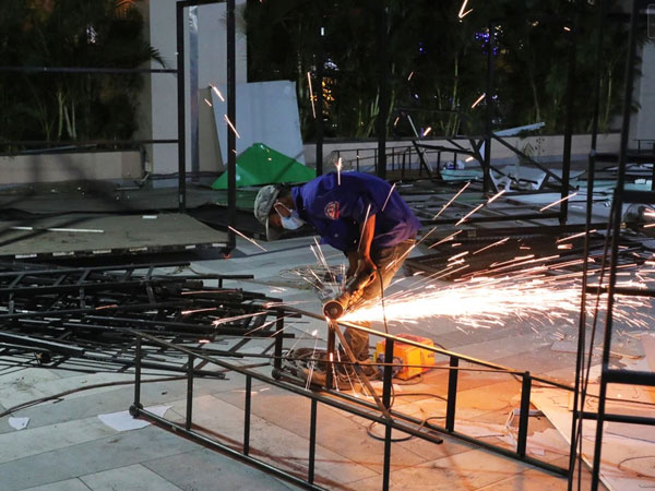 Toàn cảnh bên trong Thuận Kiều Plaza đang thi công chuyển đổi thành bệnh viện dã chiến 1.000 giường bệnh