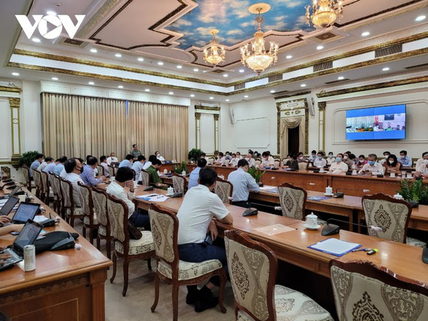 Thủ tướng: 'Cả nước đang trông chờ và tin tưởng TP.HCM'