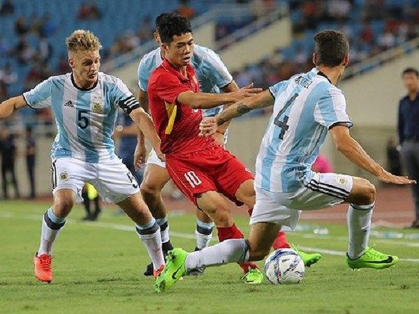Nhà vô địch Copa America 2021 từng đối đầu với Công Phượng trên sân Mỹ Đình