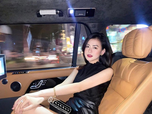 Gái xinh Nóng Cùng Euro công khai tin nhắn được người lạ tỏ tình, sau đó còn mạnh dạn xin vài thứ 'khó đỡ'