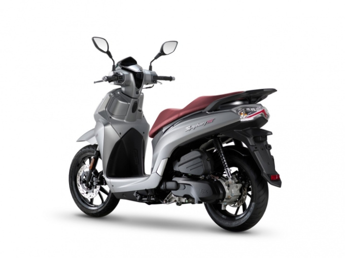 Cận cảnh diện mạo khó cưỡng của đối thủ Honda SH 150i, ra mắt với giá chưa đến 74 triệu đồng