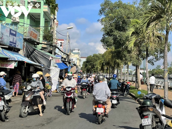 Ngày đầu thực hiện Chỉ thị 15, 16 tại Cần Thơ: Người dân chưa thực hiện nghiêm