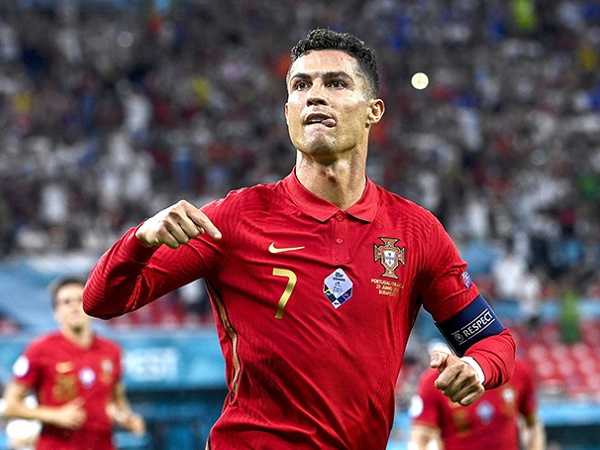 Bồ Đào Nha dừng bước từ vòng 1/8, Ronaldo vẫn đoạt Vua phá lưới Euro 2020