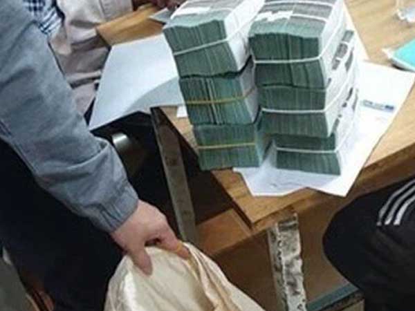 Từng vác bao tải tiền lao theo sốt đất, nhiều nhà đầu tư 'khóc ròng' khi dịch Covid-19 ập đến