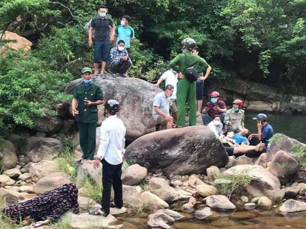 Đi tắm thác, 2 nữ sinh Hà Tĩnh tử vong thương tâm