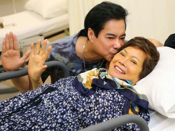 Ngưỡng mộ tình yêu của Ngọc Sơn dành cho mẹ: Chi 45 tỷ đồng để chữa bệnh cho mẹ, vật chất của cải đều để mẹ đứng tên