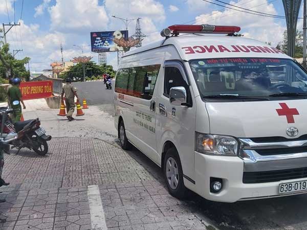 Phó hiệu trưởng 41 tuổi mắc Covid-19 tử vong