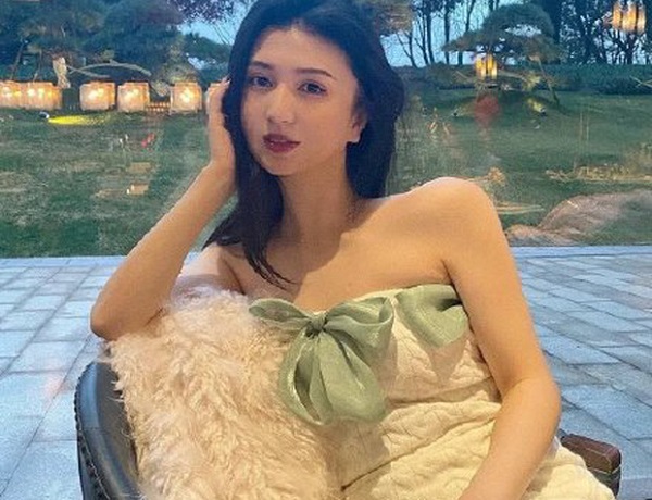 Hot girl Trung Quốc qua đời vì nhiễm trùng sau khi hút mỡ bụng