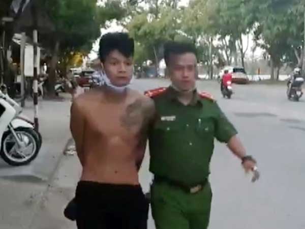 Cháu trai loạn thần cầm rựa chém bà nội tử vong sau cuộc cãi vã