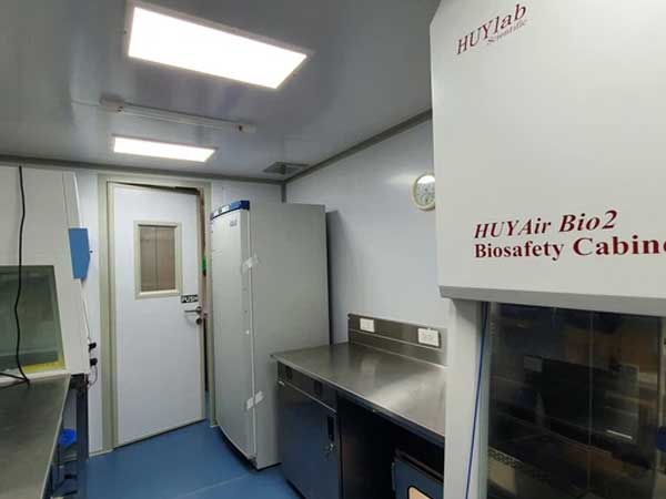 Bên trong container xét nghiệm Covid đầu tiên xuất hiện ở VN, đạt 36.000 mẫu xét nghiệm/ngày