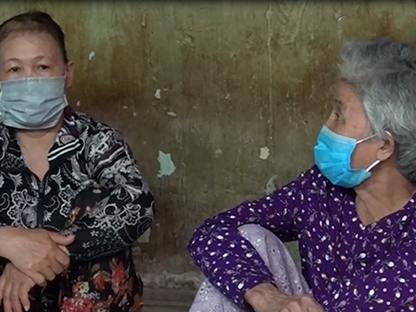 Video: Xót xa 7 người già sống trong 20 m2, con gần 70 nuôi 2 mẹ ngoài 90 tuổi