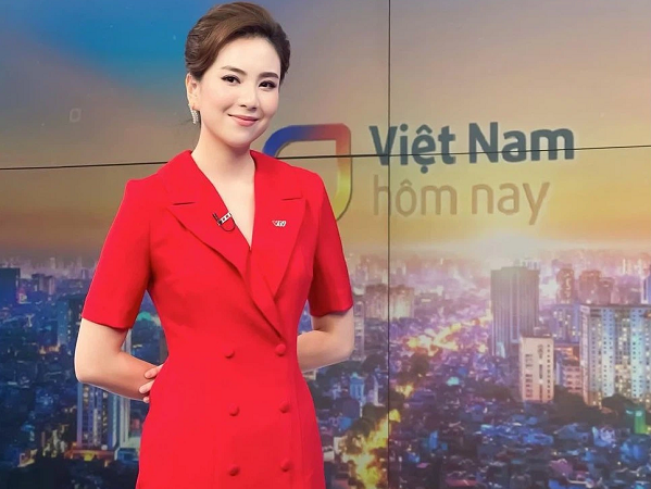 Kiểu váy liền công sở được BTV Mai Ngọc đánh giá là tôn dáng, lại còn ghi điểm khi đi xin việc