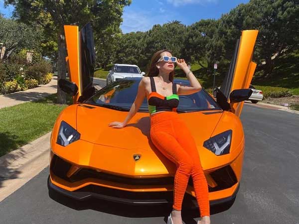 BST xe sang của nữ tỷ phú gốc Việt ở 'lâu đài' 800 tỷ: Lamborghini ra màu nào chị 'hốt' màu đó, đổi xoành xoạch như xách túi hiệu vậy thôi!