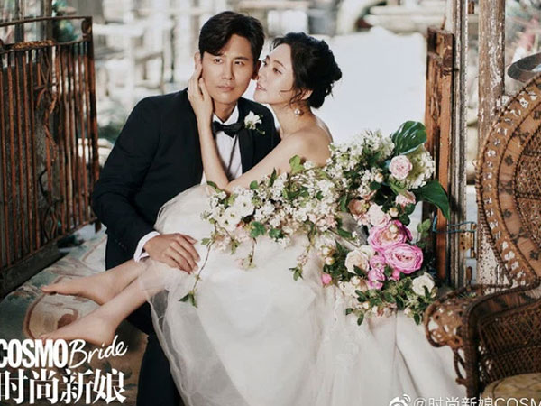 NÓNG: Chồng tài tử thiếu gia của 'bom sex' xứ Hàn lộ cảnh ngoại tình, vui vẻ ôm ấp gái trẻ trắng trợn trên đùi