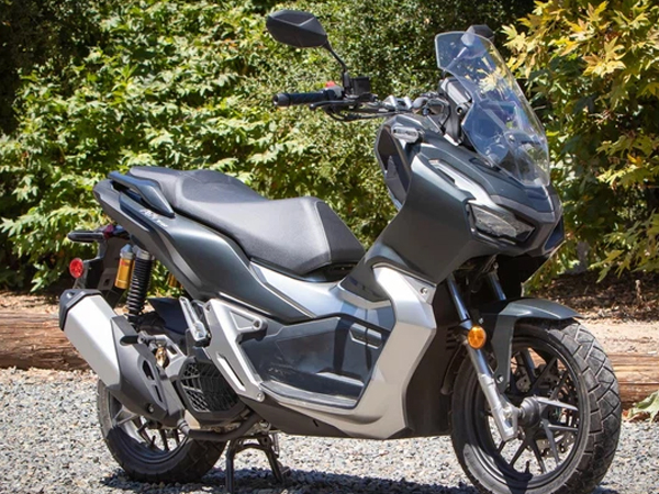 Bất ngờ với 'kẻ ngáng đường' Honda SH vừa cập bến: Động cơ chung PCX150, miên man trang bị