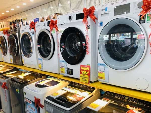 Chưa đến 5 triệu, máy giặt cửa ngang giảm giá 50%, nhiều mẫu 'rẻ hơn hoàn tiền'
