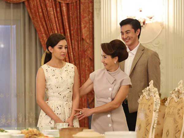 Nhà chồng có giỗ tôi 10h mới tới, mẹ chồng đòi 'tống cổ' rồi tái mặt khi biết lý do 