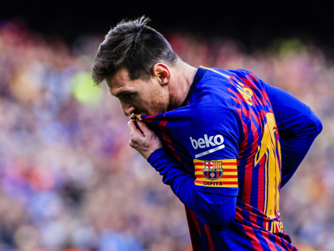 Barca và giá đắt mua lòng trung thành của Messi