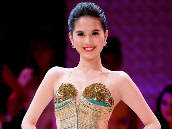 Quá khứ năm 22 tuổi của Ngọc Trinh bị 'đào' lại, chuyện gì mà khiến dân tình xôn xao thế này?