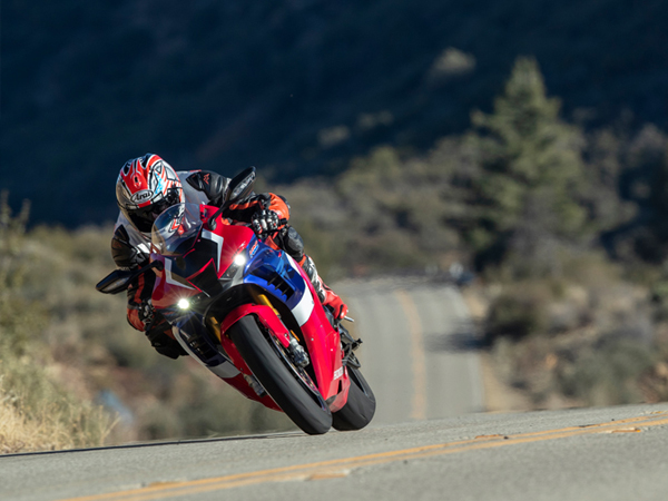 Triệu hồi loạt mô tô phân khối lớn Honda CBR 1000RR-R tại Việt Nam