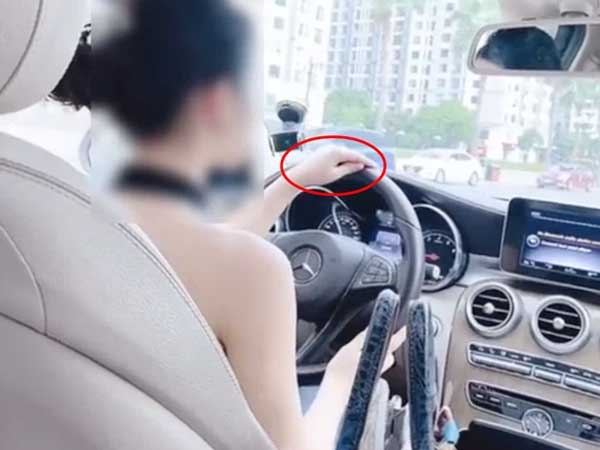 Một hot girl tài chính bị dân dạy lái xe bóc mẽ vì cầm vô lăng con Mẹc mà giả trân vậy đó