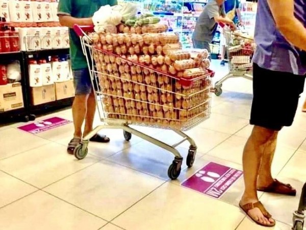 Đầu cơ hàng hóa bán giá cao trong mùa dịch có thể bị phạt tù tới 15 năm