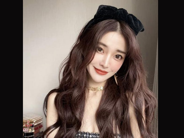 Phụ nữ trên 50 tuổi, tốt nhất nên ít mang theo 5 loại 'phụ kiện' này, vừa rẻ lại không có khí chất, thậm chí bị cho là 'có vấn đề'