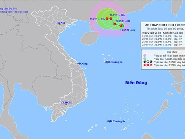 Áp thấp nhiệt đới giật cấp 9 trên Biển Đông, Hà Nội mưa lớn