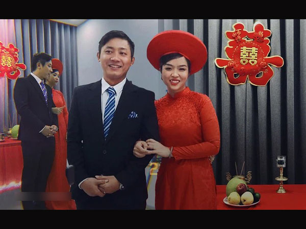Lễ thành hôn đặc biệt giữa mùa dịch của cặp đôi Sài Gòn: 24 tiếng chuẩn bị lễ gia tiên online và 'sự cố' nho nhỏ khi bố mẹ chồng đang tham dự đám cưới!